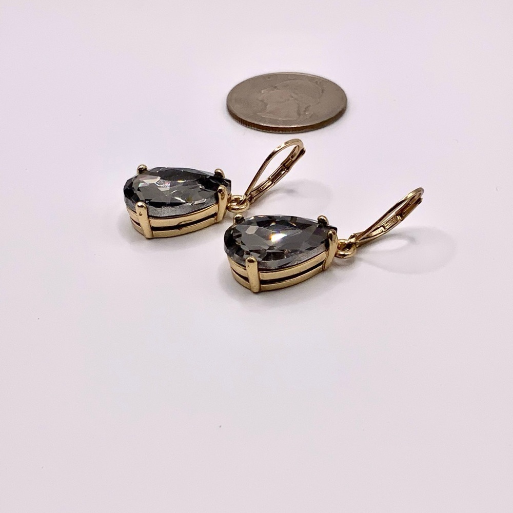Smokey Gray Tear Drop Beveled Crystal Set In Gold 1” Dangle Earrings - Picture 3 of 4